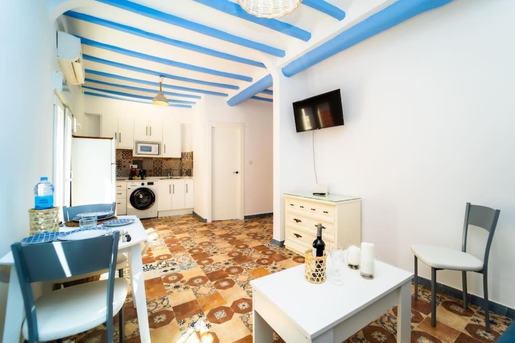 Alhambra Dreams 1958 Apartment *